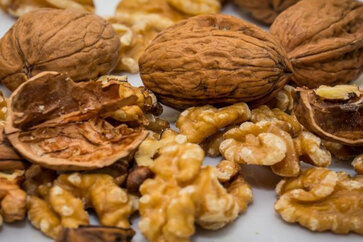 Health Benefits & Side Effects Of Eating-Walnuts